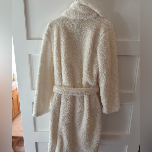 New Ulta Beauty soft fuzzy Spa Robe, large/xl - Picture 5 of 7